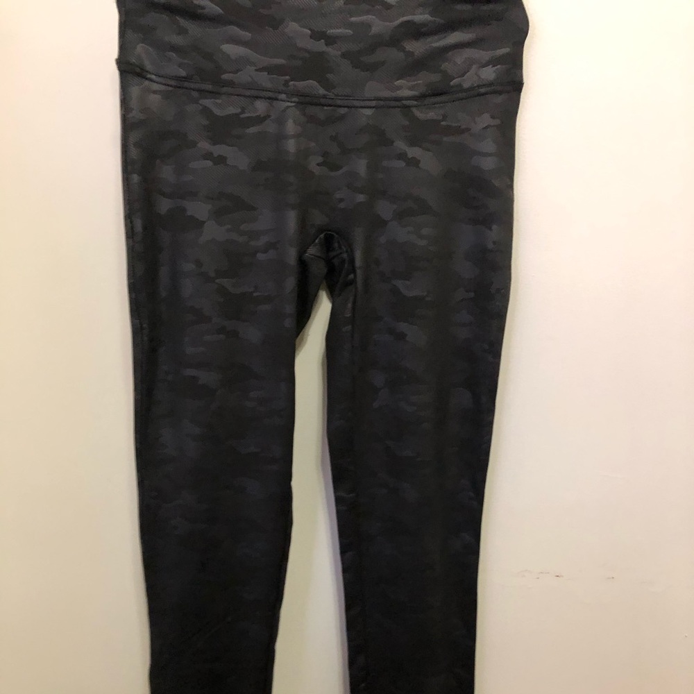 Stretchy Black Leggings with Camo Accents